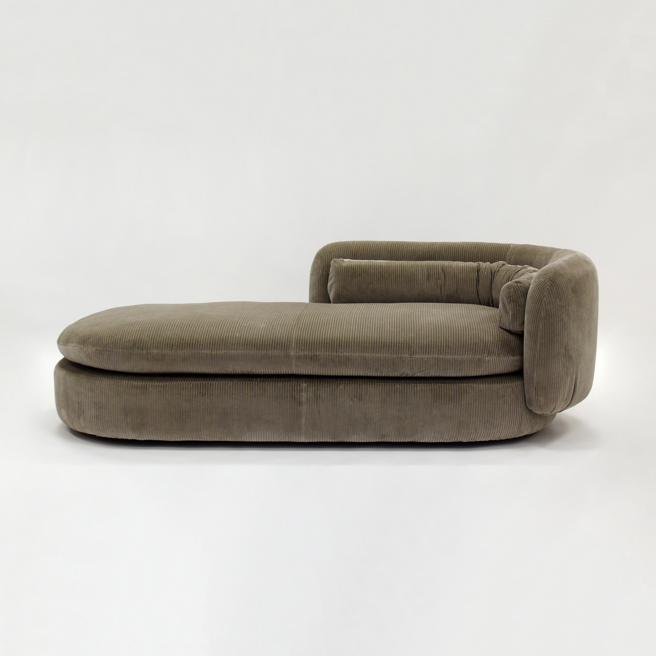 Modern Group Chaise Lounge for Stylish Comfort